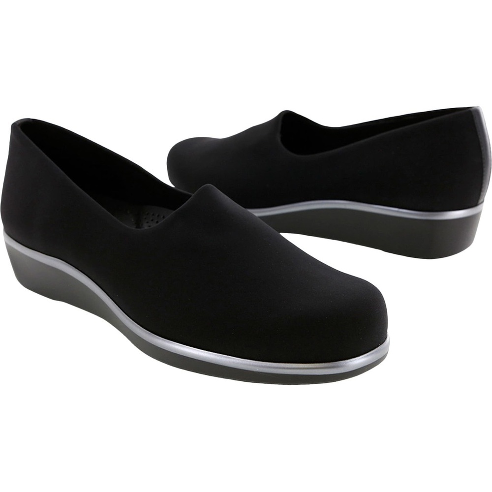 SAS Bliss Slip On Loafer Tri-pad Comfort Foot Bed Loafer Slip On 9.5 Slim NWOB
